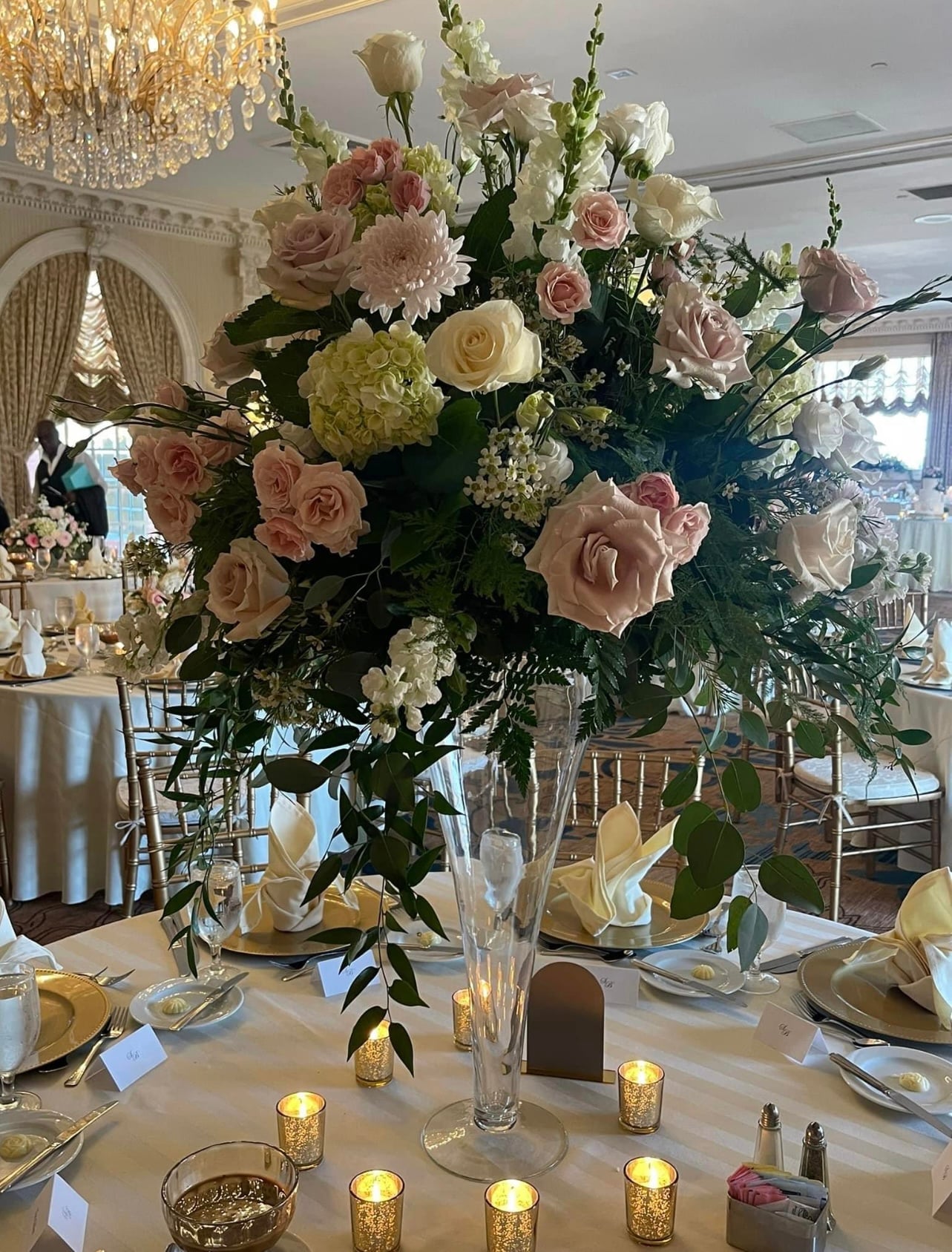 wedding-reception-flowers-by-aebersold-florist